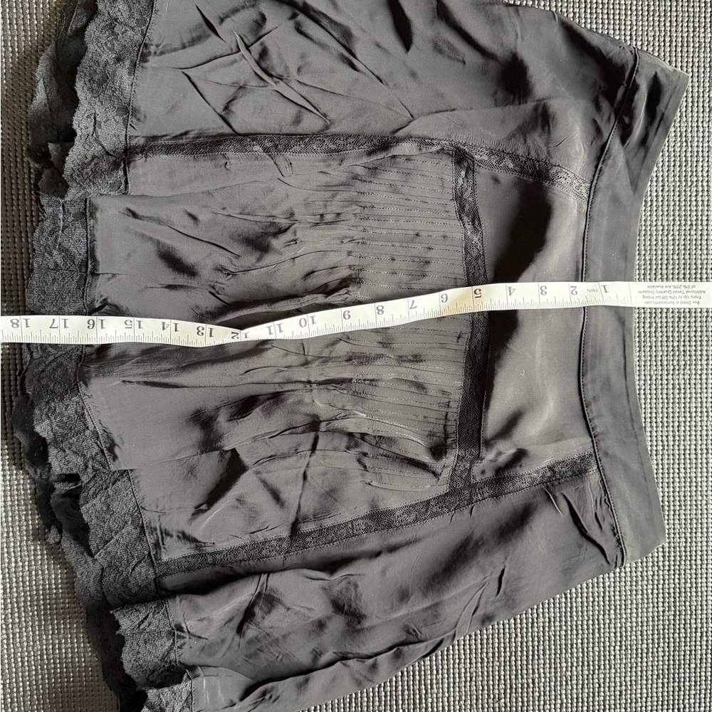 H&M Black‎ Lace-Trim Mini Skirt Sz 8 NWT - Picture 11 of 12